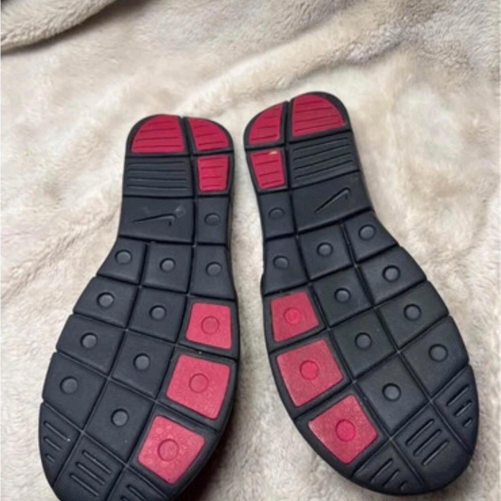 Nike Women's Black Strap Pink Footbed Slide Sandals - Picture 4 of 5
